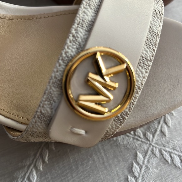 Michael Kors Wedges monogram pattern - Picture 4 of 4